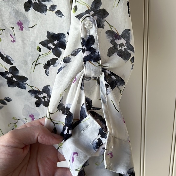 Kismet White Floral Blouse - Picture 6 of 13